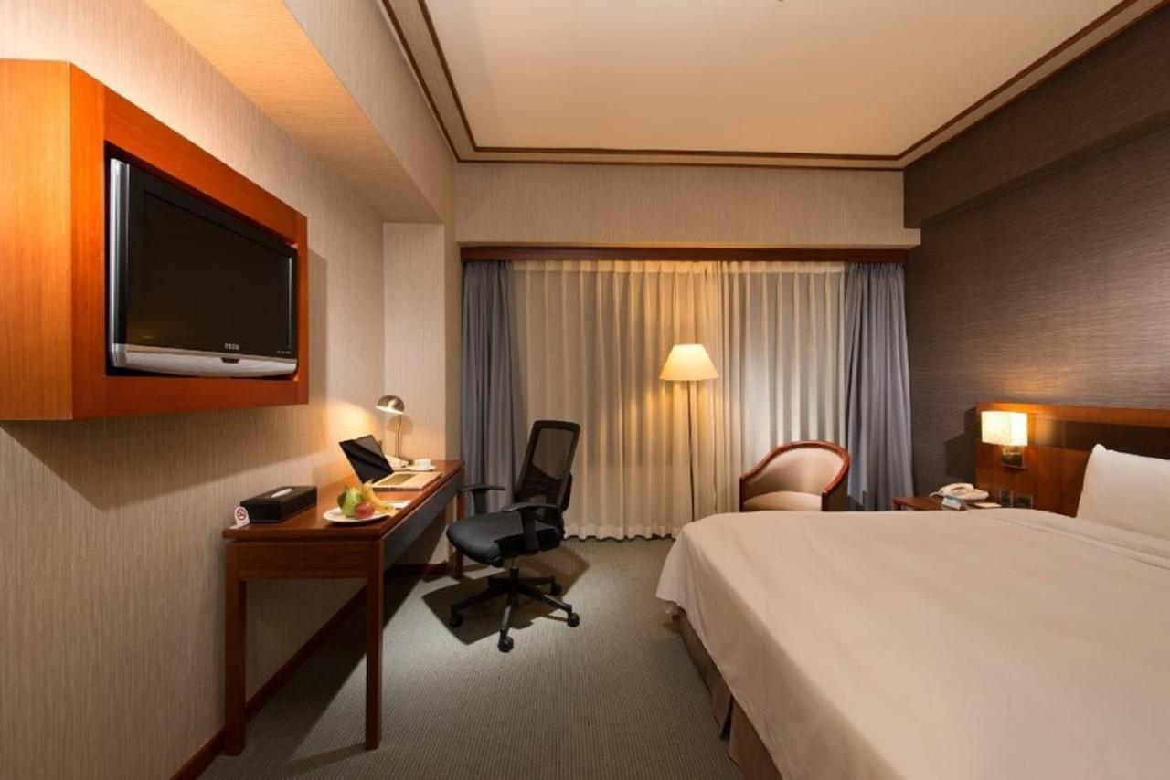 Guide Hotel Hsinchu Zhongyang Екстериор снимка