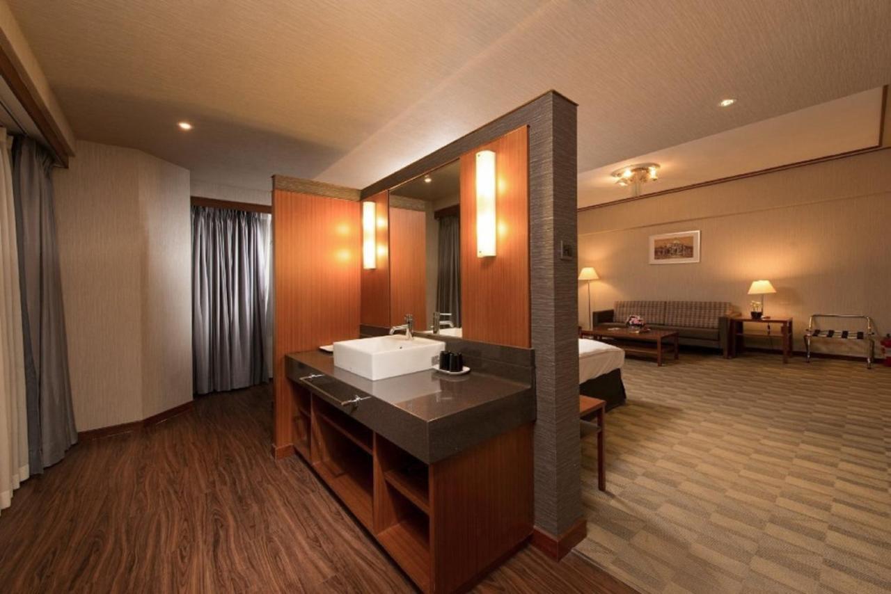 Guide Hotel Hsinchu Zhongyang Екстериор снимка