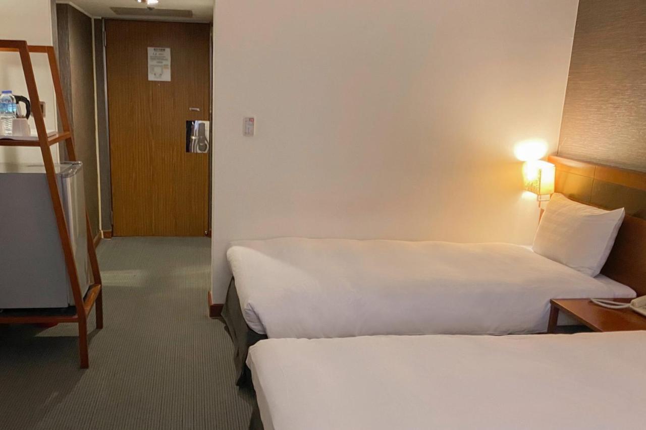 Guide Hotel Hsinchu Zhongyang Екстериор снимка