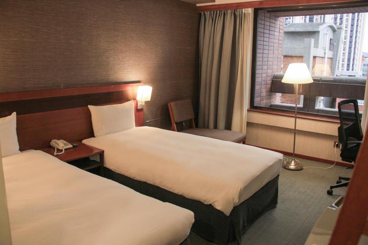 Guide Hotel Hsinchu Zhongyang Екстериор снимка