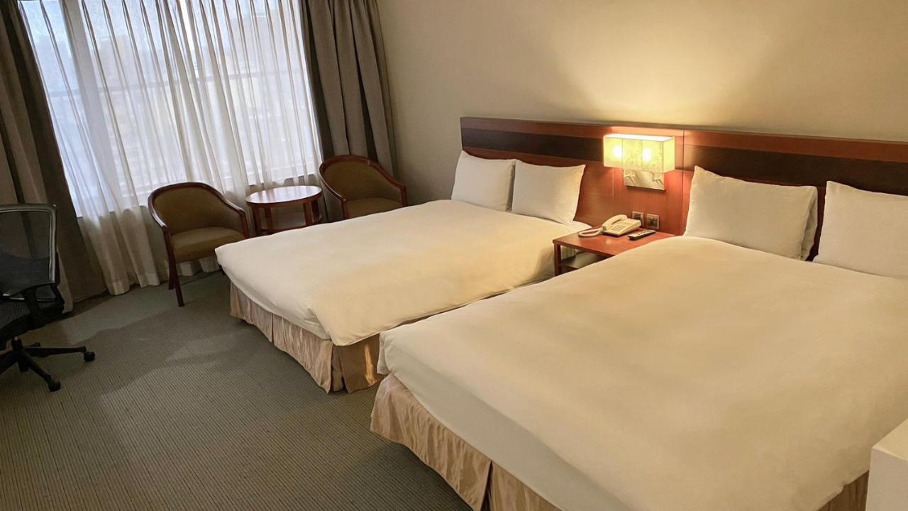 Guide Hotel Hsinchu Zhongyang Екстериор снимка
