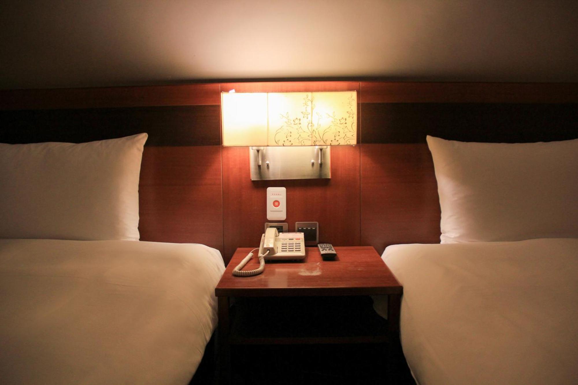 Guide Hotel Hsinchu Zhongyang Екстериор снимка